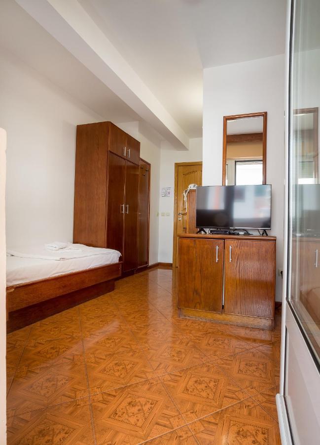 Otel Garni Mb 3*